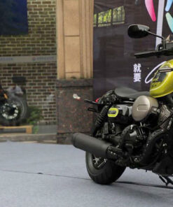 Moto-xe-phan-khoi-lon-hyosung-GV300S-EVO-2023