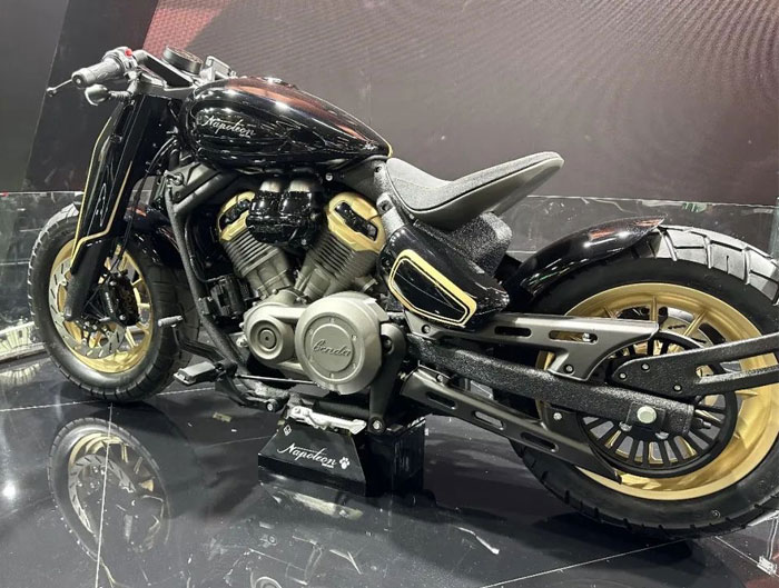 Napoleon-450-11 Moto-xe-phan-khoi-lon-benda-napoleon-450