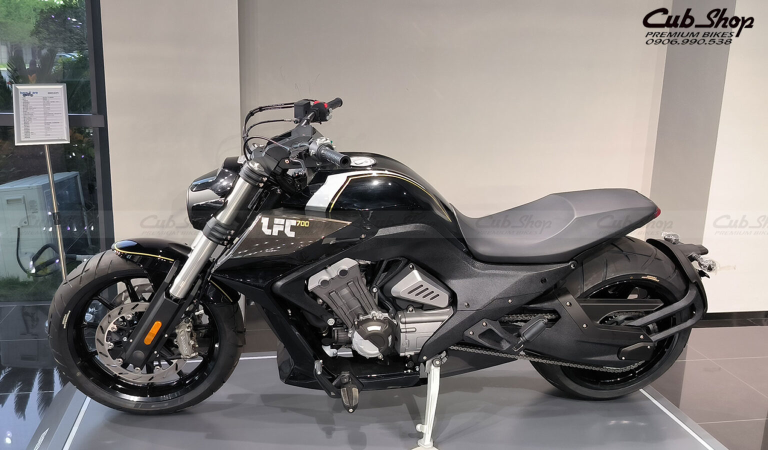 Moto-phan-khoi-lon-benda-lfc700-2023