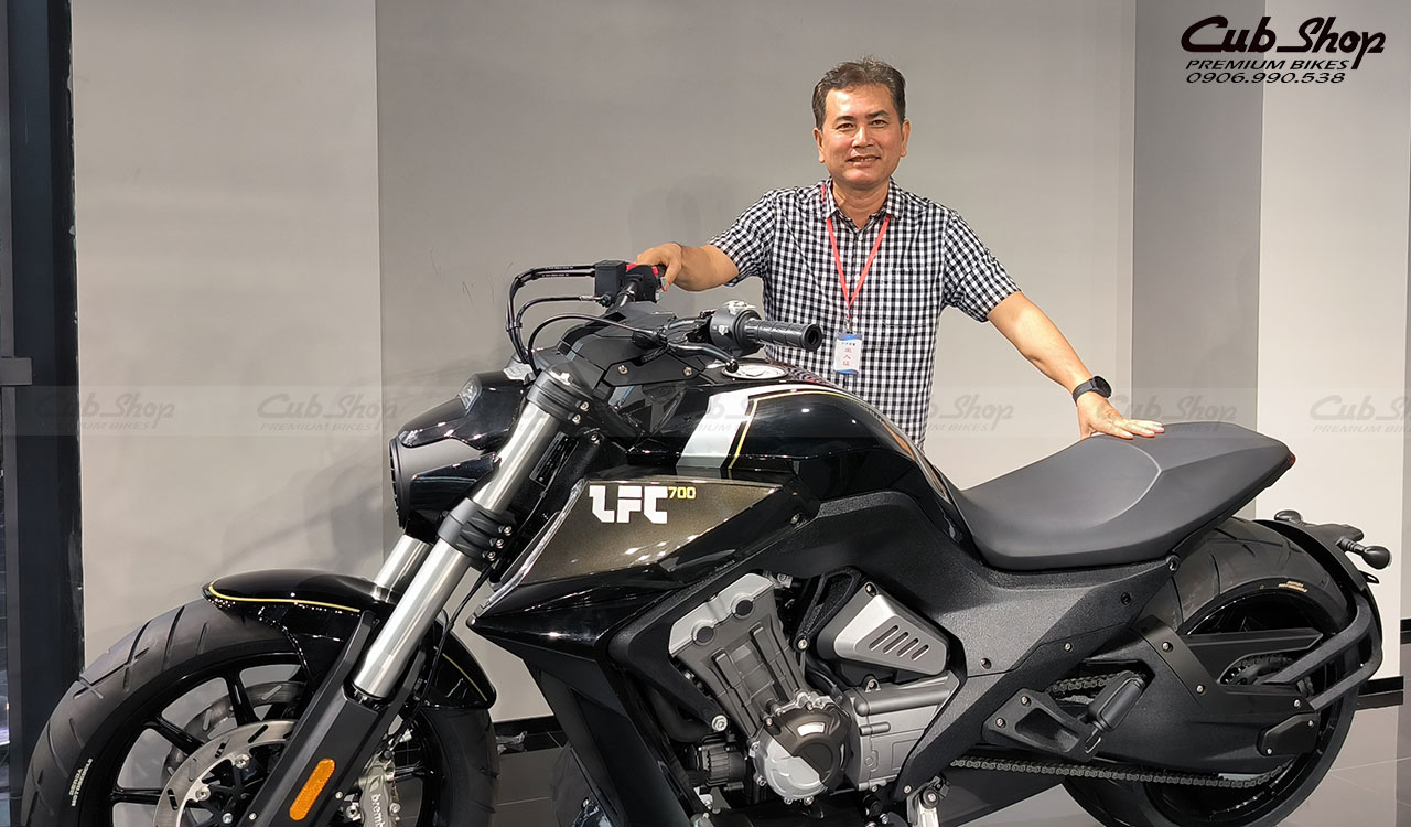 Moto-phan-khoi-lon-benda-lfc700-2023