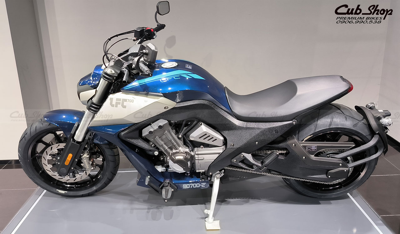 Moto-phan-khoi-lon-benda-lfc700-2023