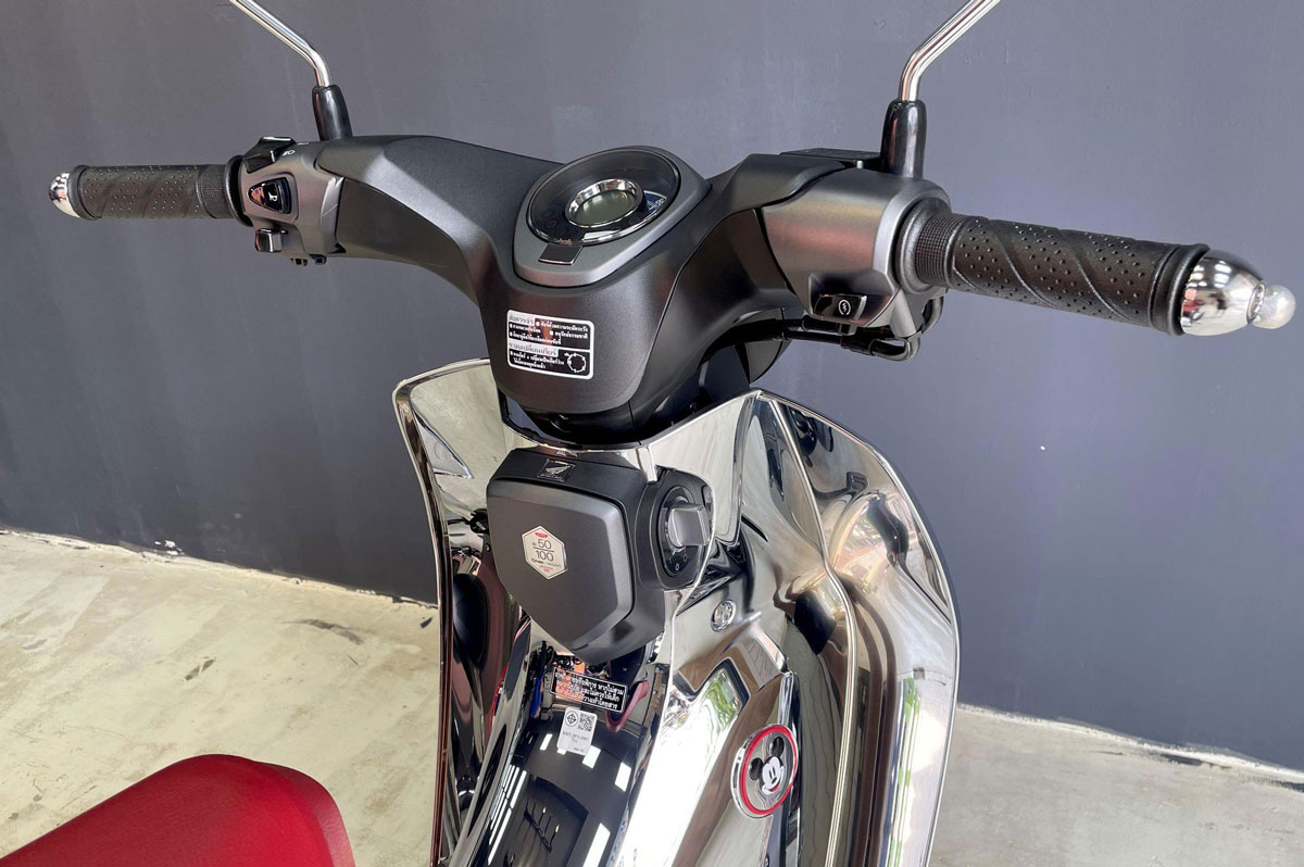 Xe-Cub-C125-Disney-142