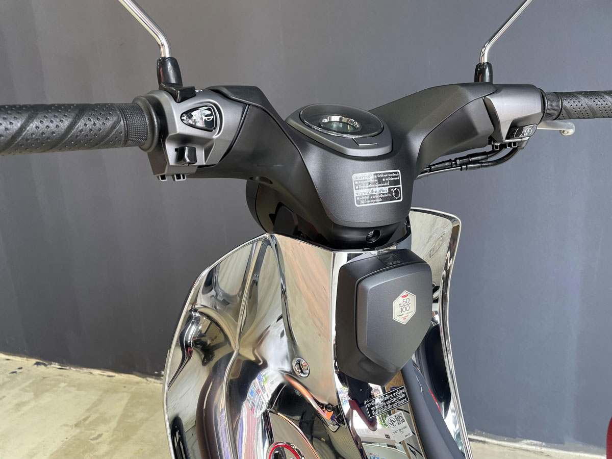 Xe-Cub-C125-Disney-73