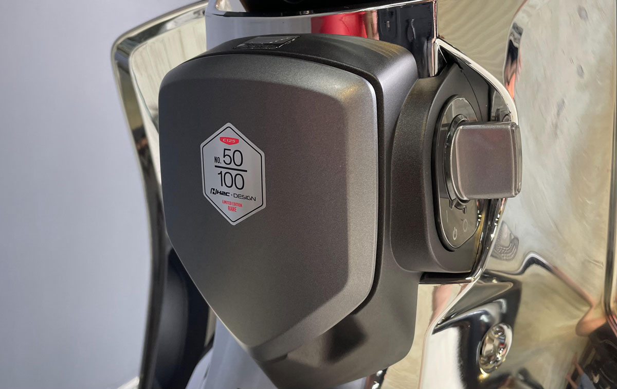 Xe-Cub-C125-Disney-8