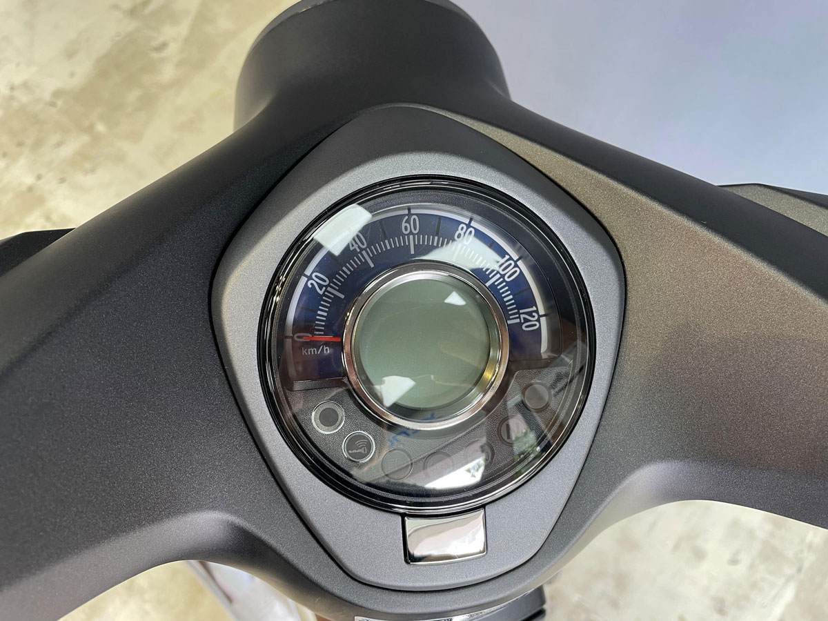 Xe-Cub-C125-Disney-81