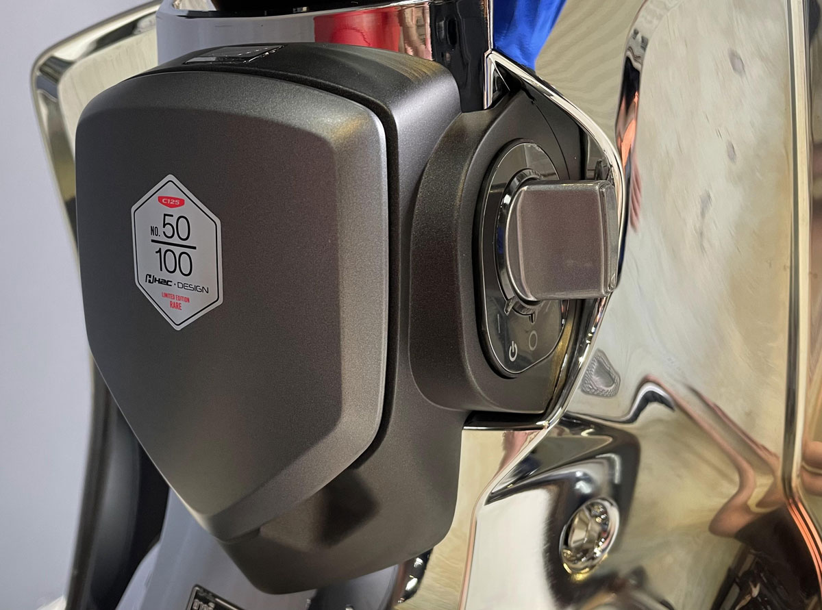 Xe-Cub-C125-Disney-9