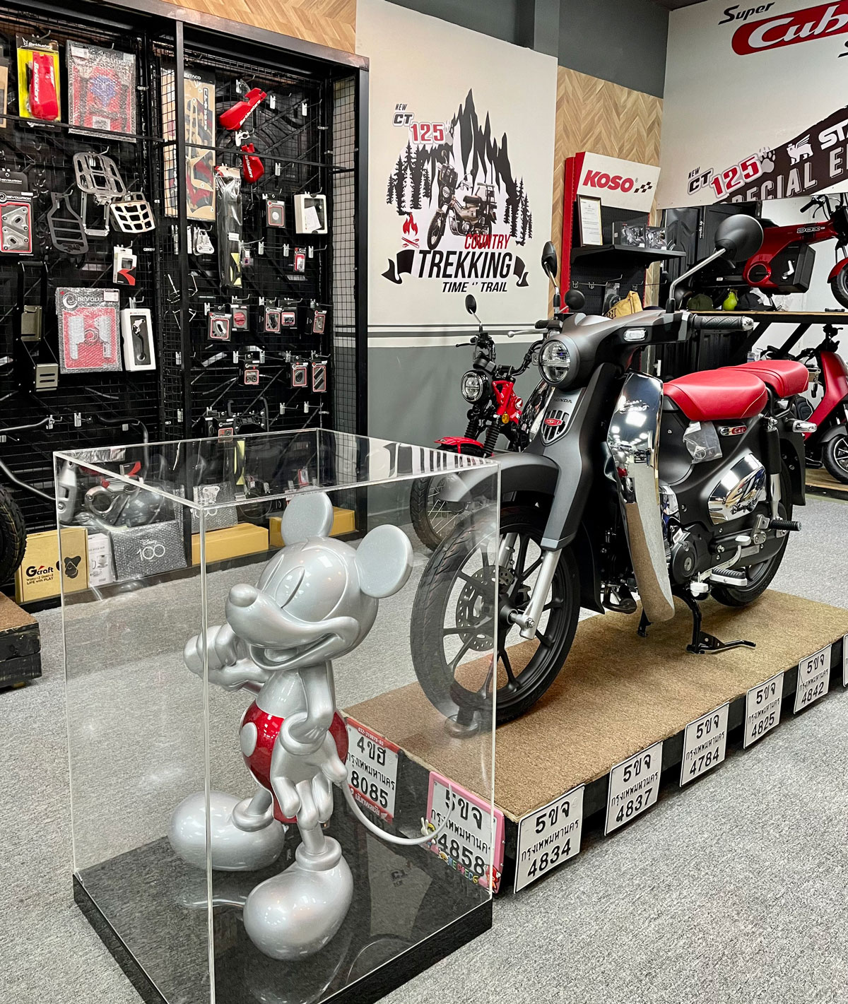 honda-cub-disney-100-limited-22